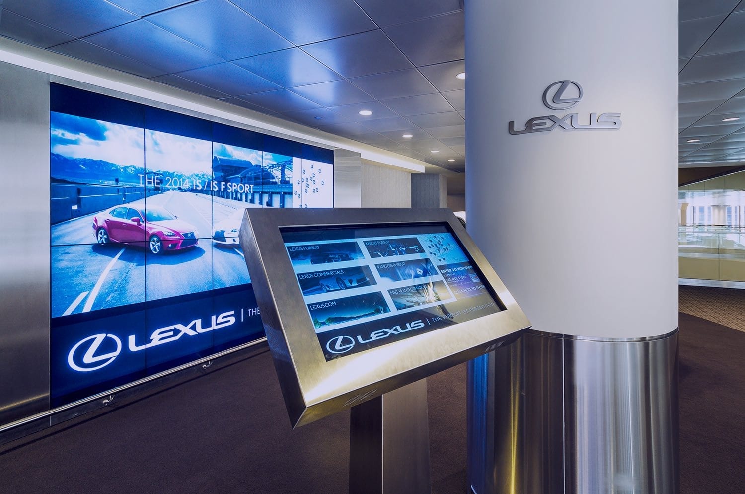 custom-installations-digital-display-lexus-metroclick