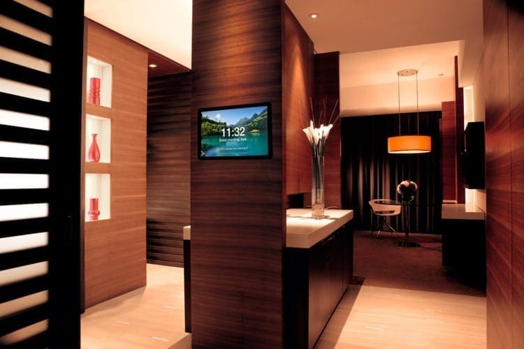 hotel-in-room-concierge-immediate-reservations-metroclick hotel-in-room-concierge-immediate-reservations-metroclick