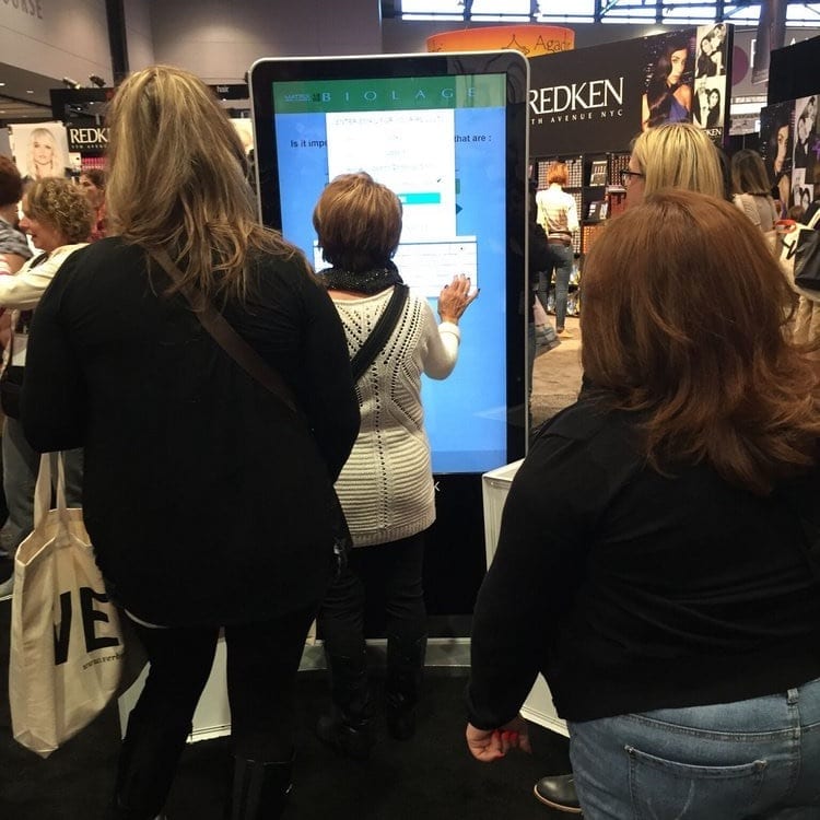 metroclick loreal tradeshow photo booth kiosk sytem metroclick loreal tradeshow photo booth kiosk sytem