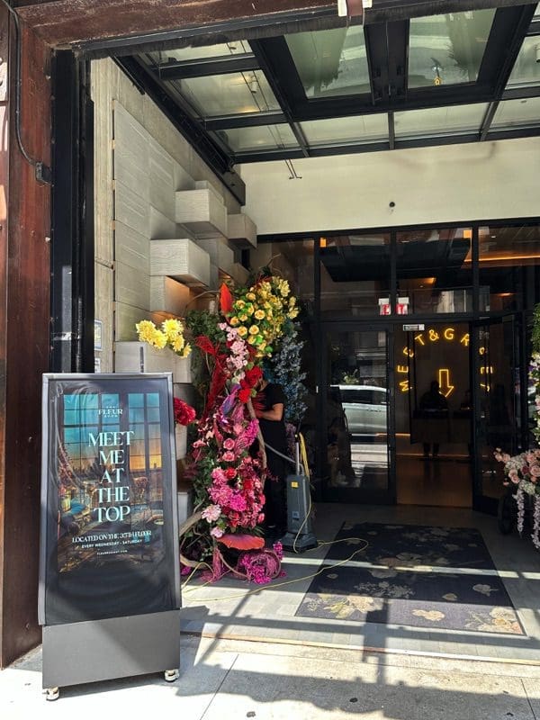 metroclick-the-fleur-room-aframe-kiosk-pichi