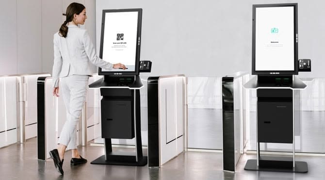 Curve-Essentry-Speedgate-2x_web small-format-kiosk